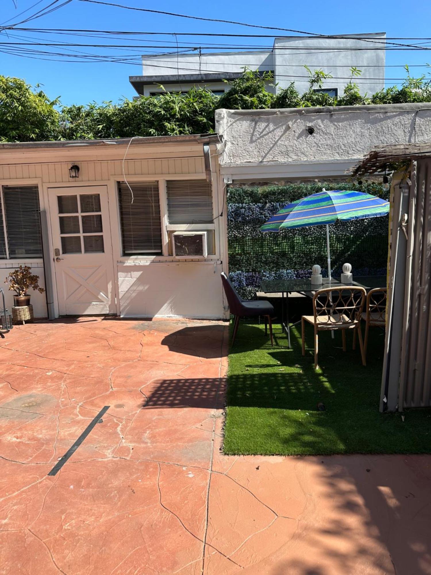 Casa de férias Cozy With Cool Outdoor Seating Area *